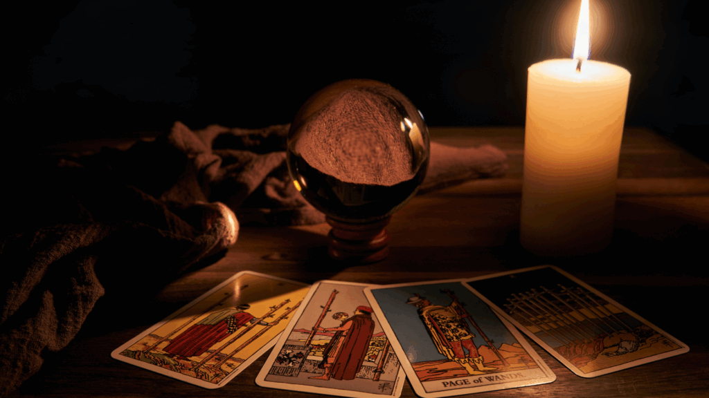 cartes sur une table